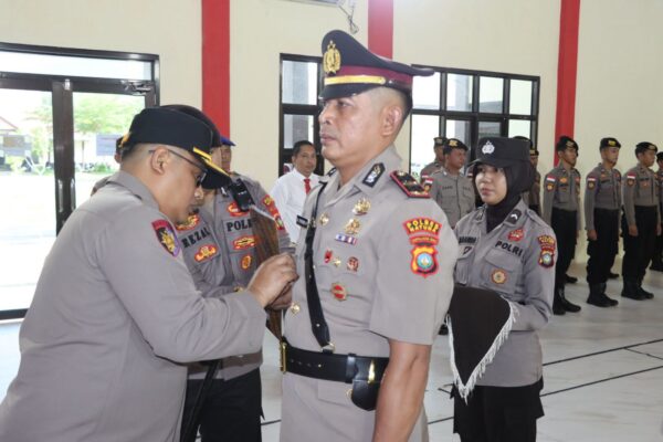 Kapolres Natuna Pimpin Pelantikan Kapolsek Pulau Laut dan Serah Terima Jabatan Kapolsek Serasan
