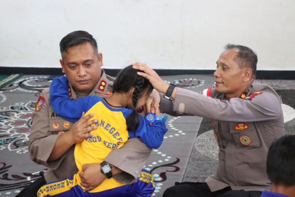 Polres Natuna Gelar Bakti Sosial di SLB Negeri Natuna Sambut Hari Bhayangkara ke-79